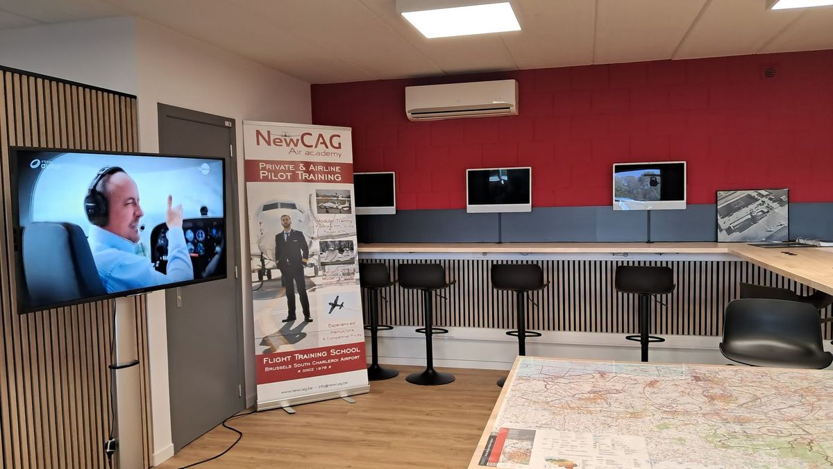 La salle de briefing de l’école, dans les nouveaux locaux